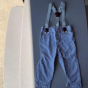 Linen pants and suspenders. Adjustable straps. Excellent condition. 12-18m.